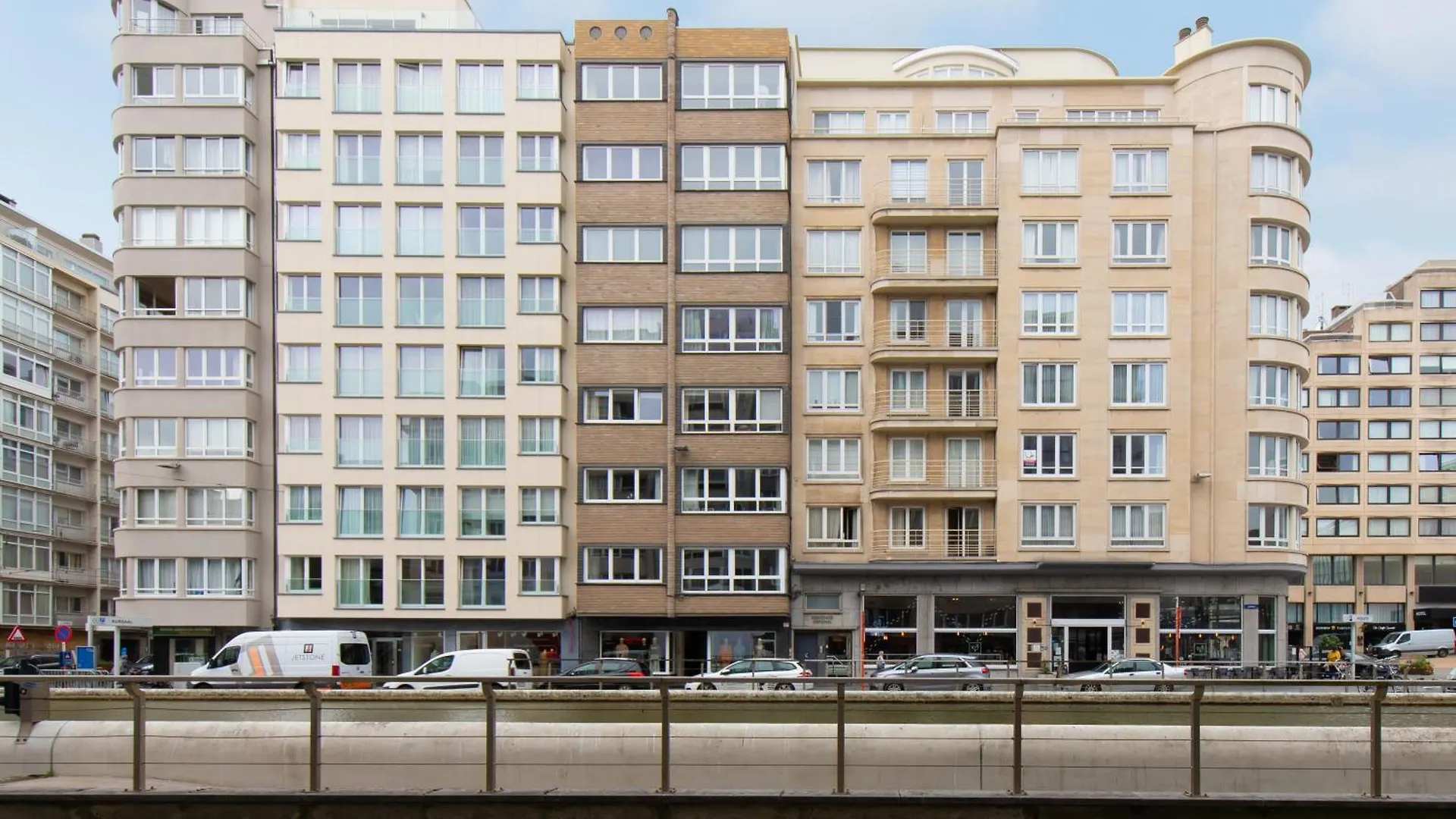 Deluxe 4 Rooms Apartment With Casino View At The Beach And Free Parking Oostende